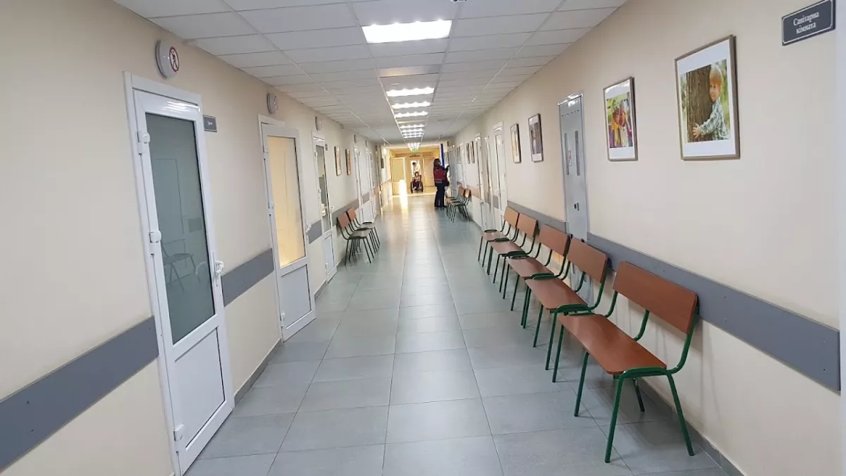 У столиці терміново евакуюють дві лікарні через загрозу імовірного російського удару