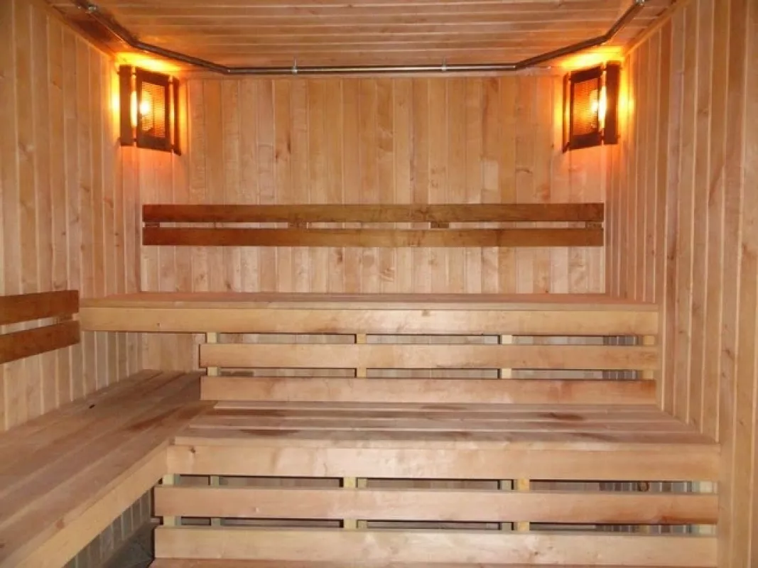 Люкс, вулиця Сержа Лифаря, 3, Київ