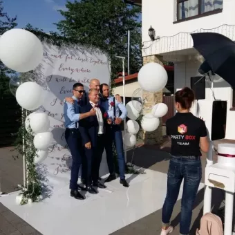PARTY-BOX - оренда photobox, bullet time, spinner 360, chromakey