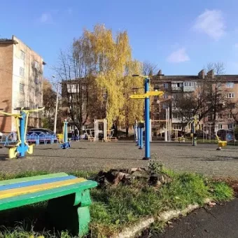 Спортивний майданчик