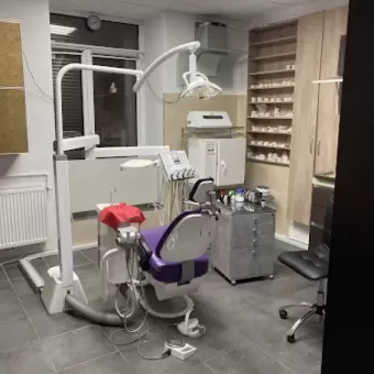 Лікар стоматолог-ортодонт