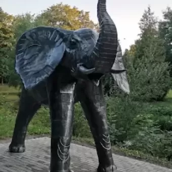 Скульптура "слон".