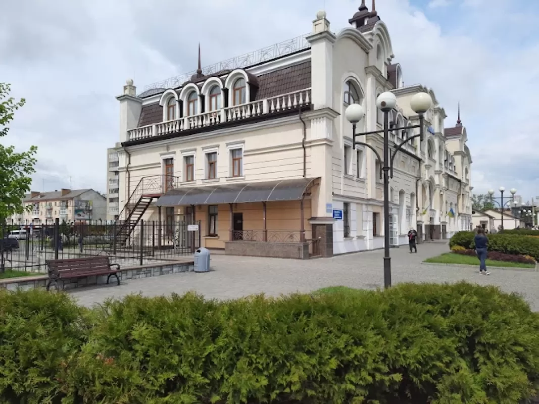 ᐅ Залізничний вокзал Луцьк Привокзальна площа