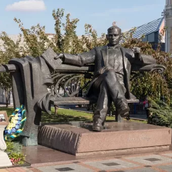 Пам'ятник Уласу Самчуку