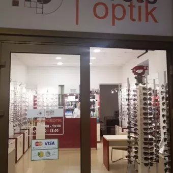 Erste Optik
