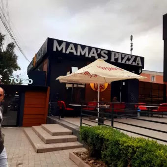 Mama's pizza
