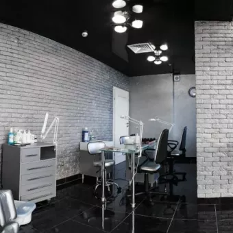 BROADWAY BEAUTY CLUB
