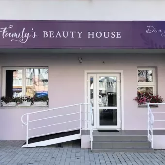 Family's Beauty House